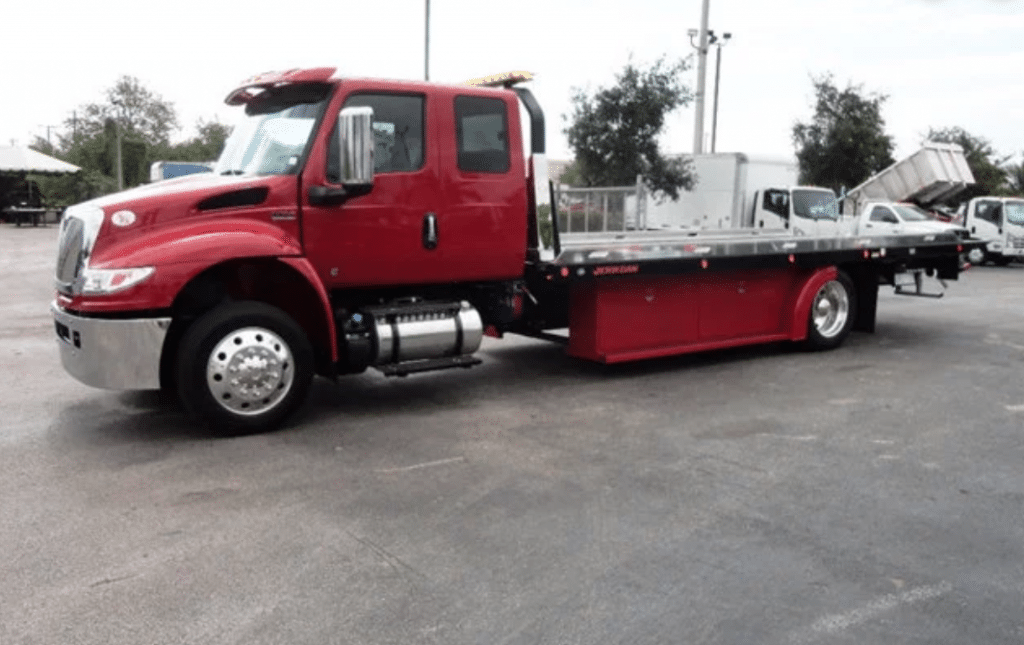 The Advantages Of Rollback Tow Trucks
